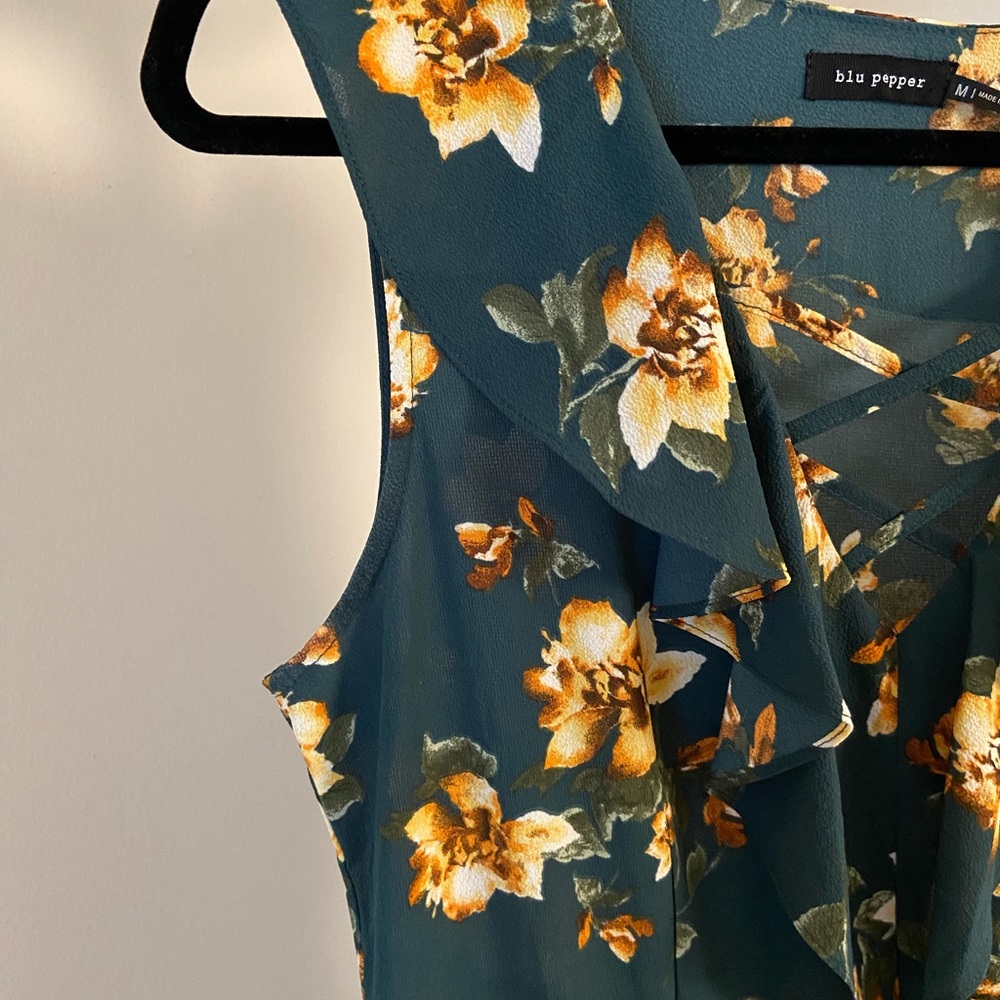 ModCloth Flower Dress: Medium - Picture 3 of 11